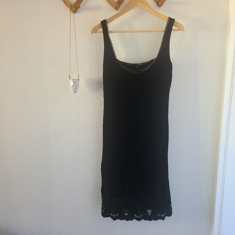 Tahari black velvet dress lace trim